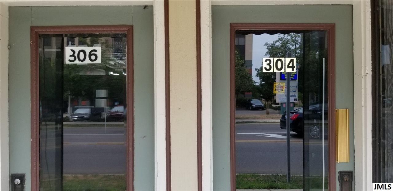 133 E Washington Ave, Jackson, MI 49201